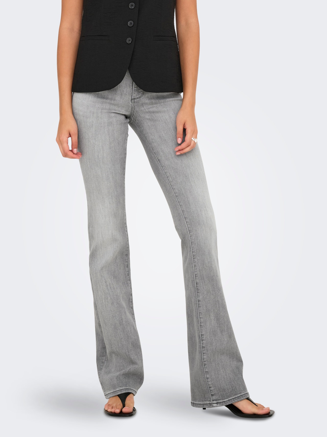 ONLY Jean Flared ONLANN-Kenya – Jean Évasé Taille Moyenne Femme – Coupe Tendance Hiver – Look Décontracté & Élégant