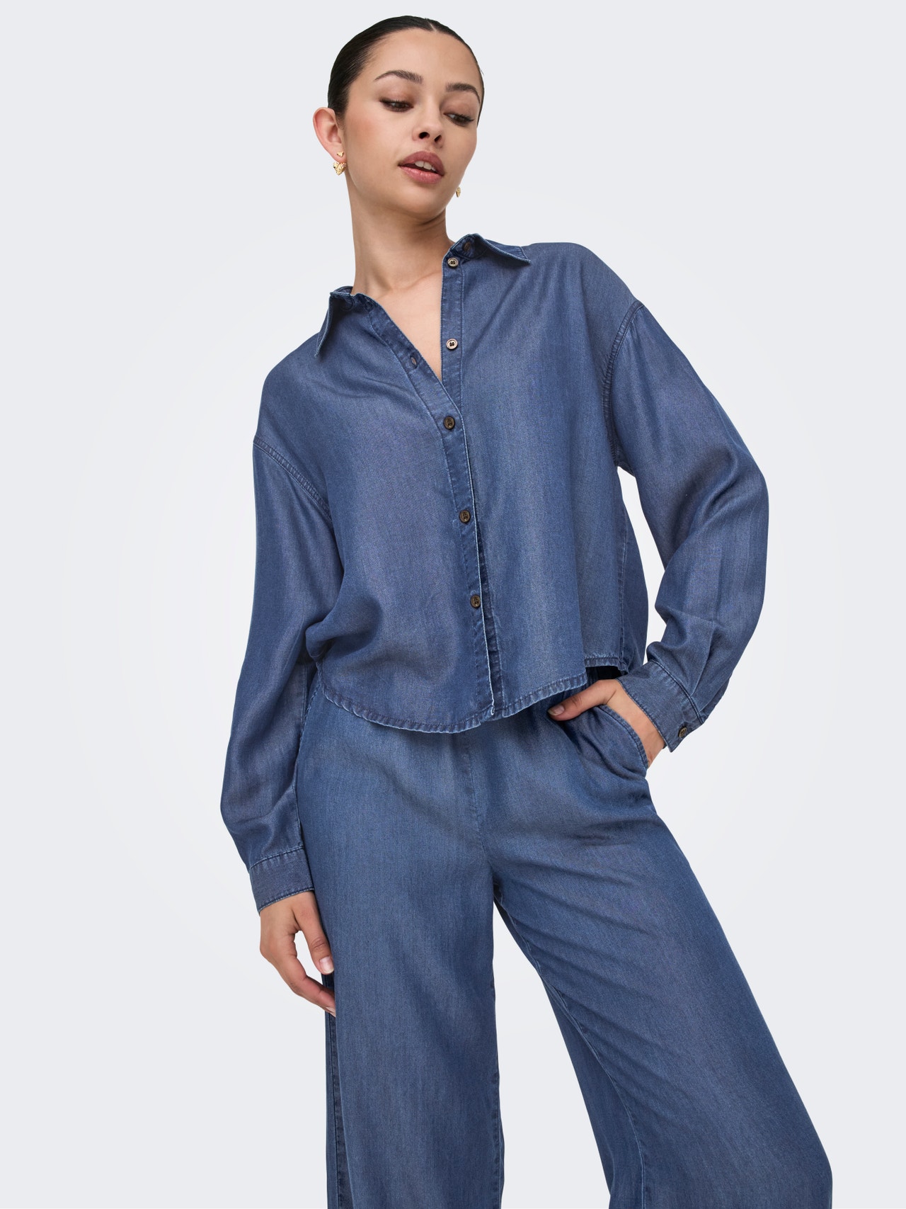 ONLY Labavo prianjanje Ovratnik košulje Zakopčane manžete Ispuštena ramena Vrh -Dark Blue Denim - 15337928