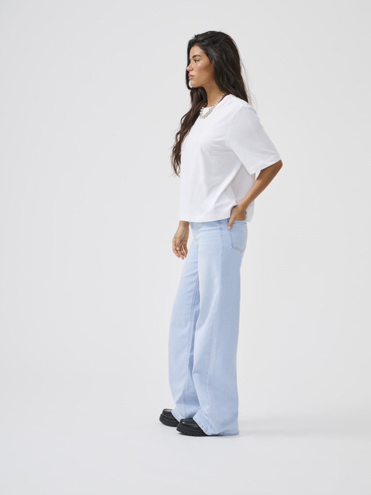 ONLY ONLMADISON - Wide leg - light blue bleached denim/lichtblauw denim ONLY ONLMADISON - Wide leg - light blue bleached denim/lichtblauw denim
