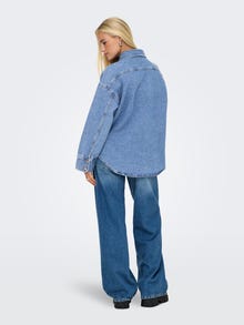 ONLY Väga suur lõige Särgikrae Langetatud õlaosa Teksasärk -Medium Blue Denim - 15340611