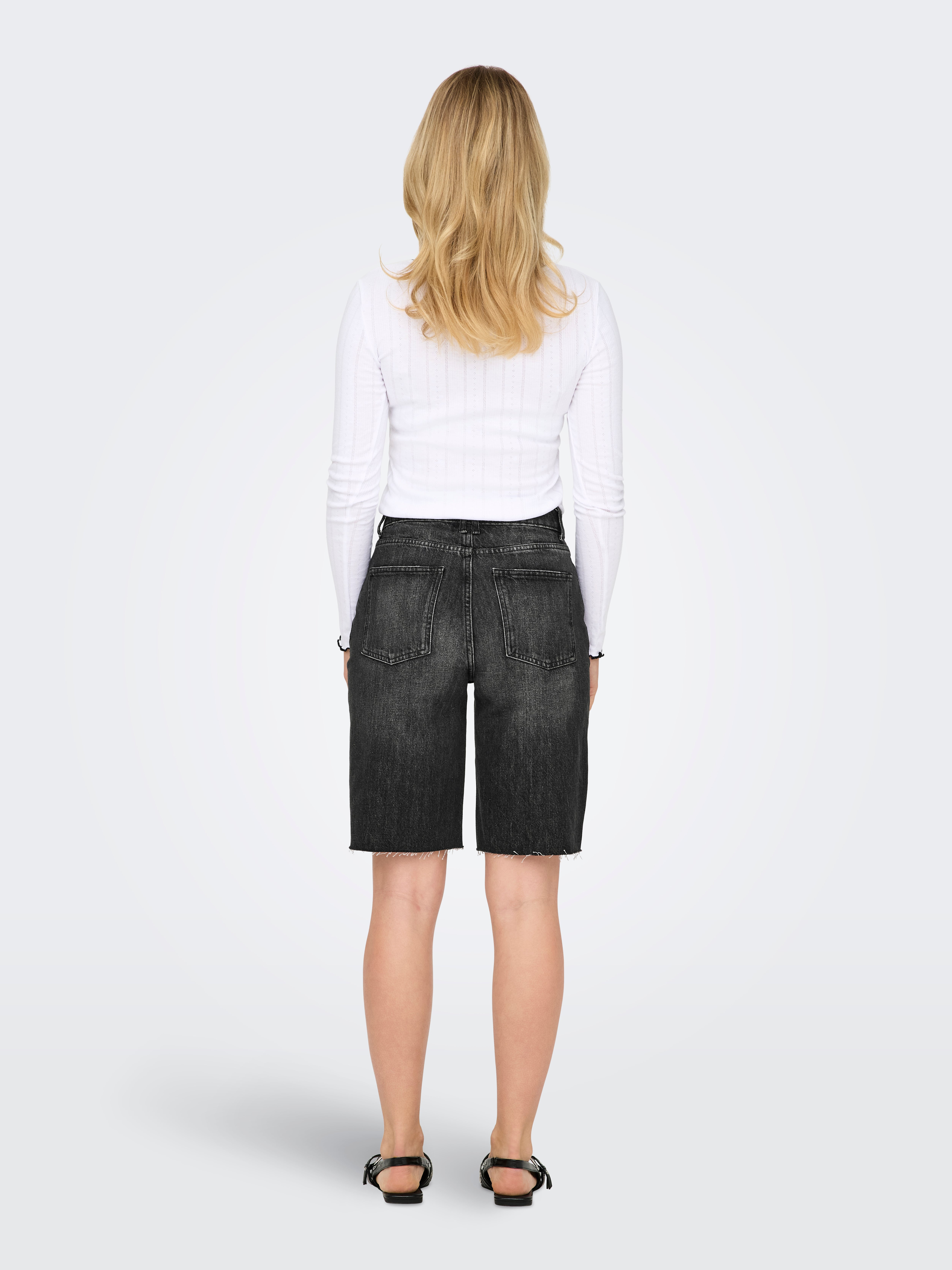 ONLCARO Mittlere Taille Locker geschnitten Shorts | Schwarz | ONLY®