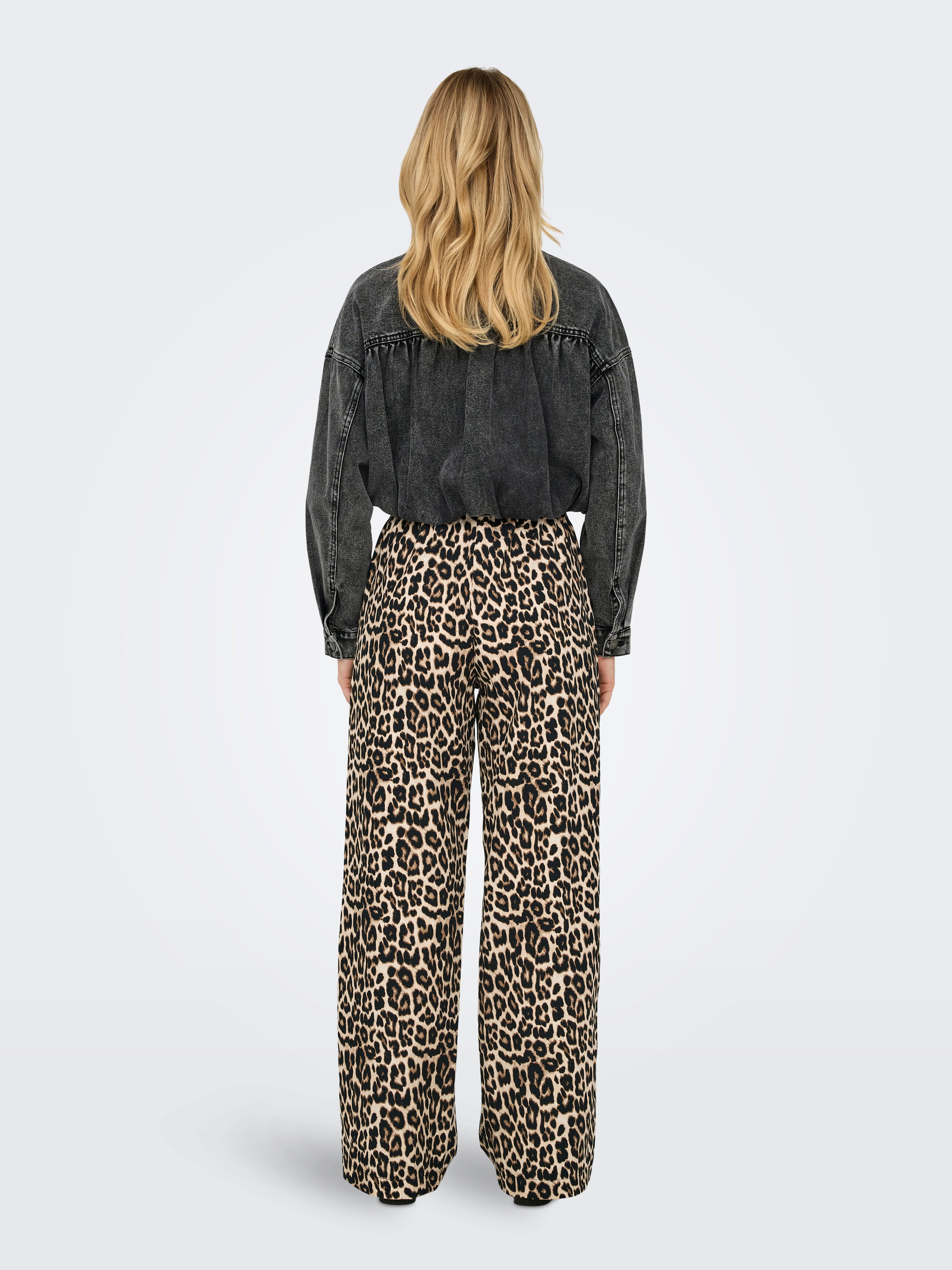 ONLCLARA Mittlere Taille Normal geschnitten Hose | Schwarz | ONLY® 