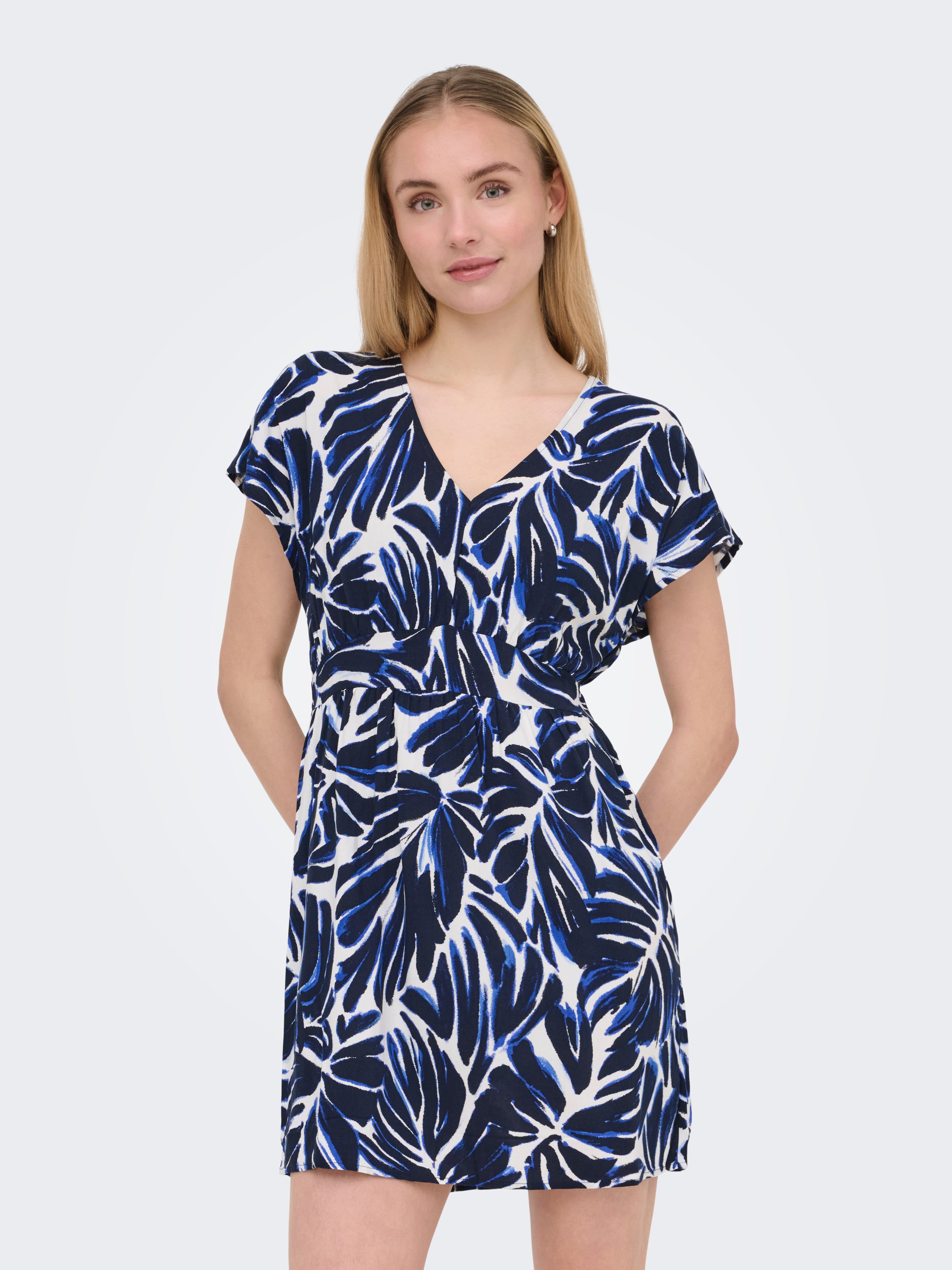 Onlnova Kurzes Kleid