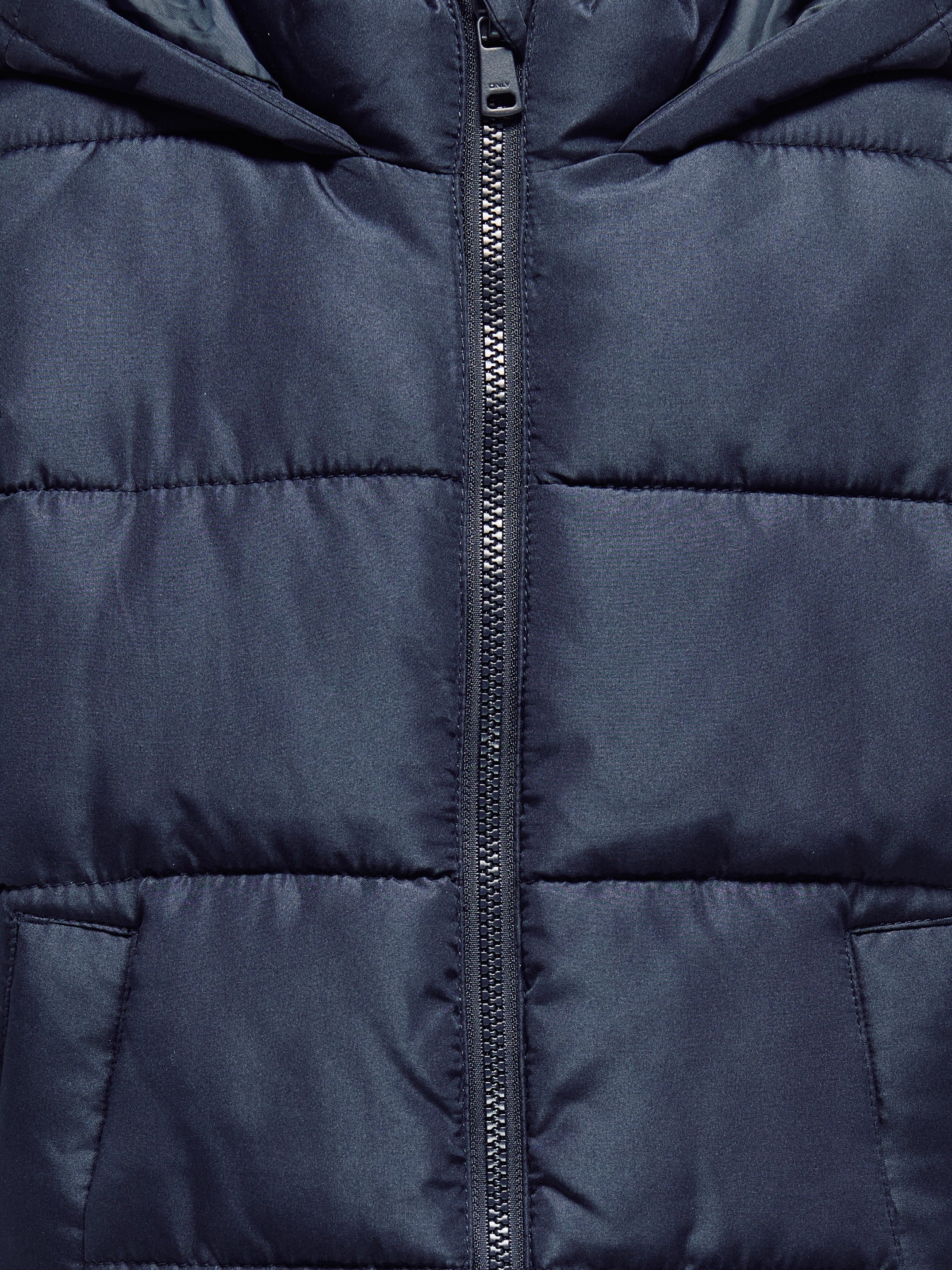 Thumbnail - Kogtrudy Steppmantel