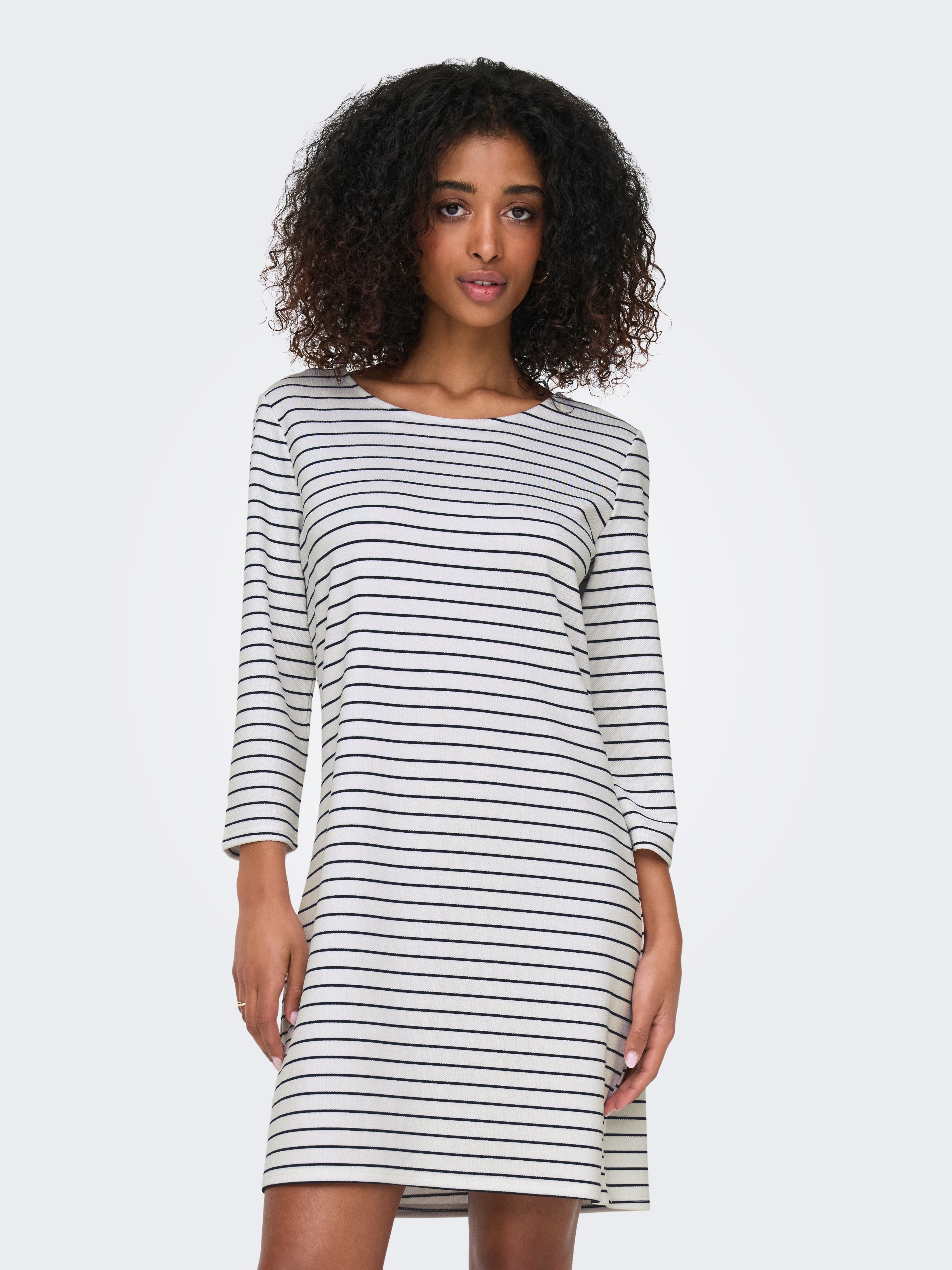Onldemi Kurzes Kleid