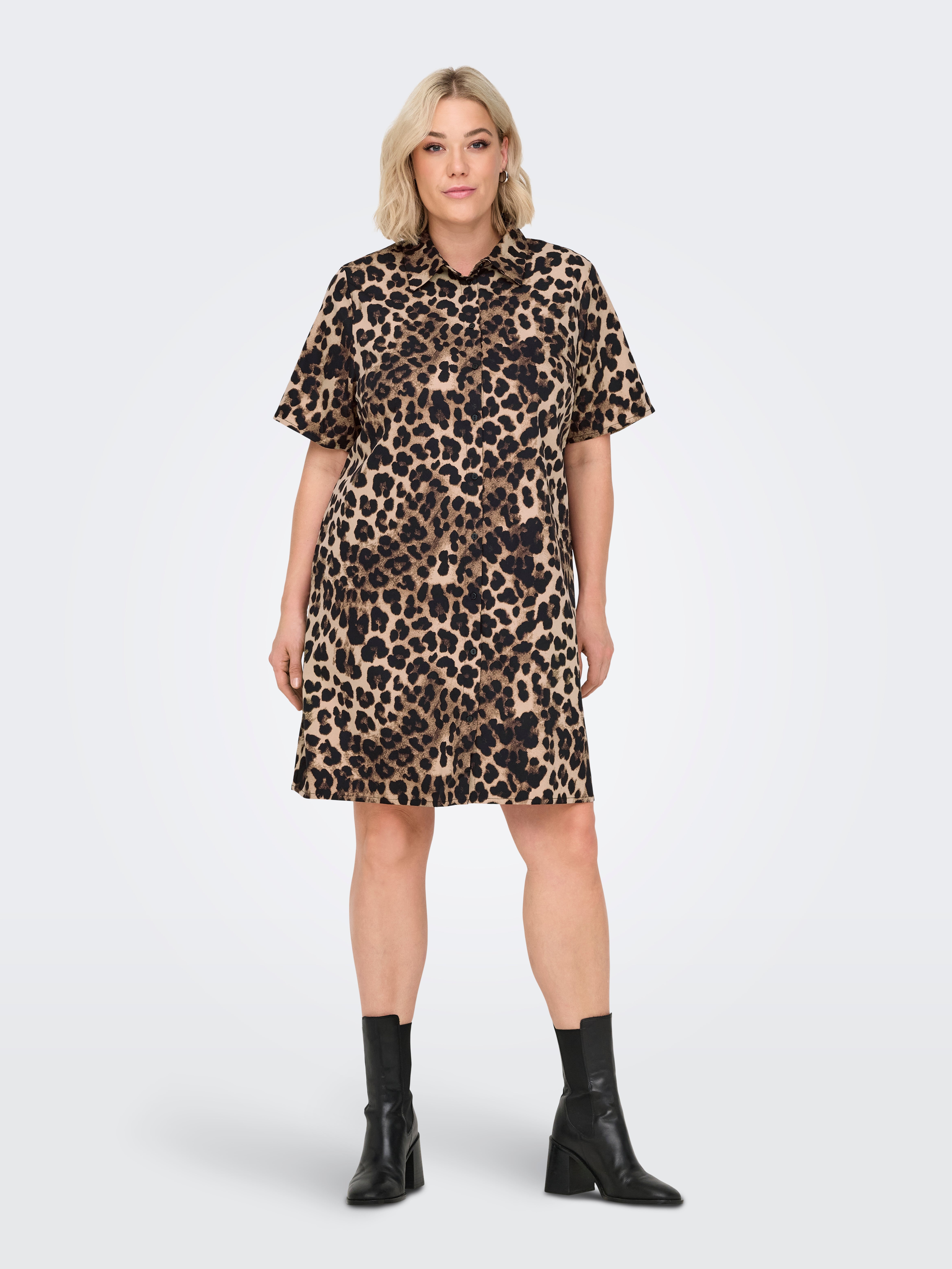 Carcashi Kurzes Kleid