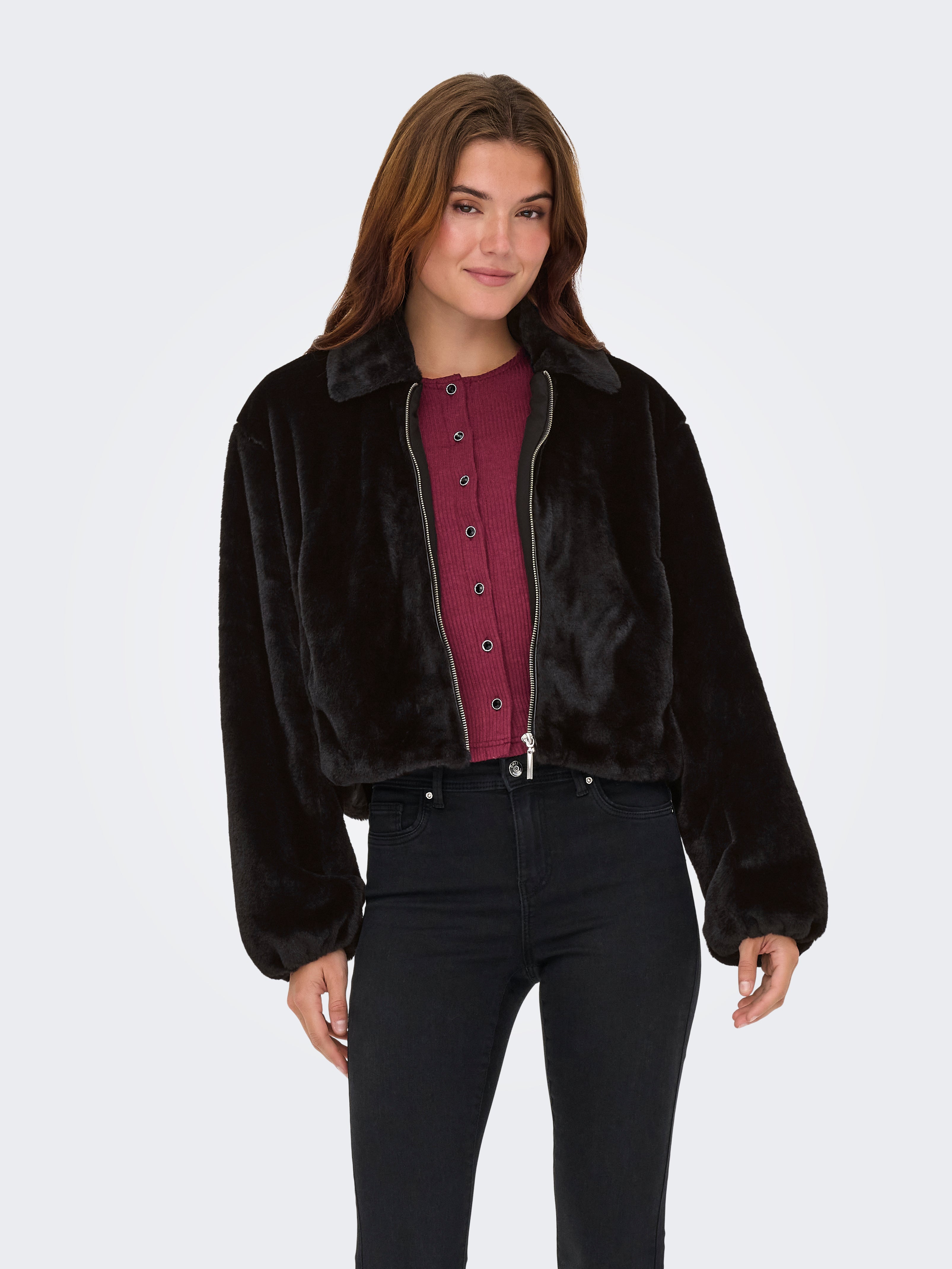 Thumbnail - Onldana Mantel