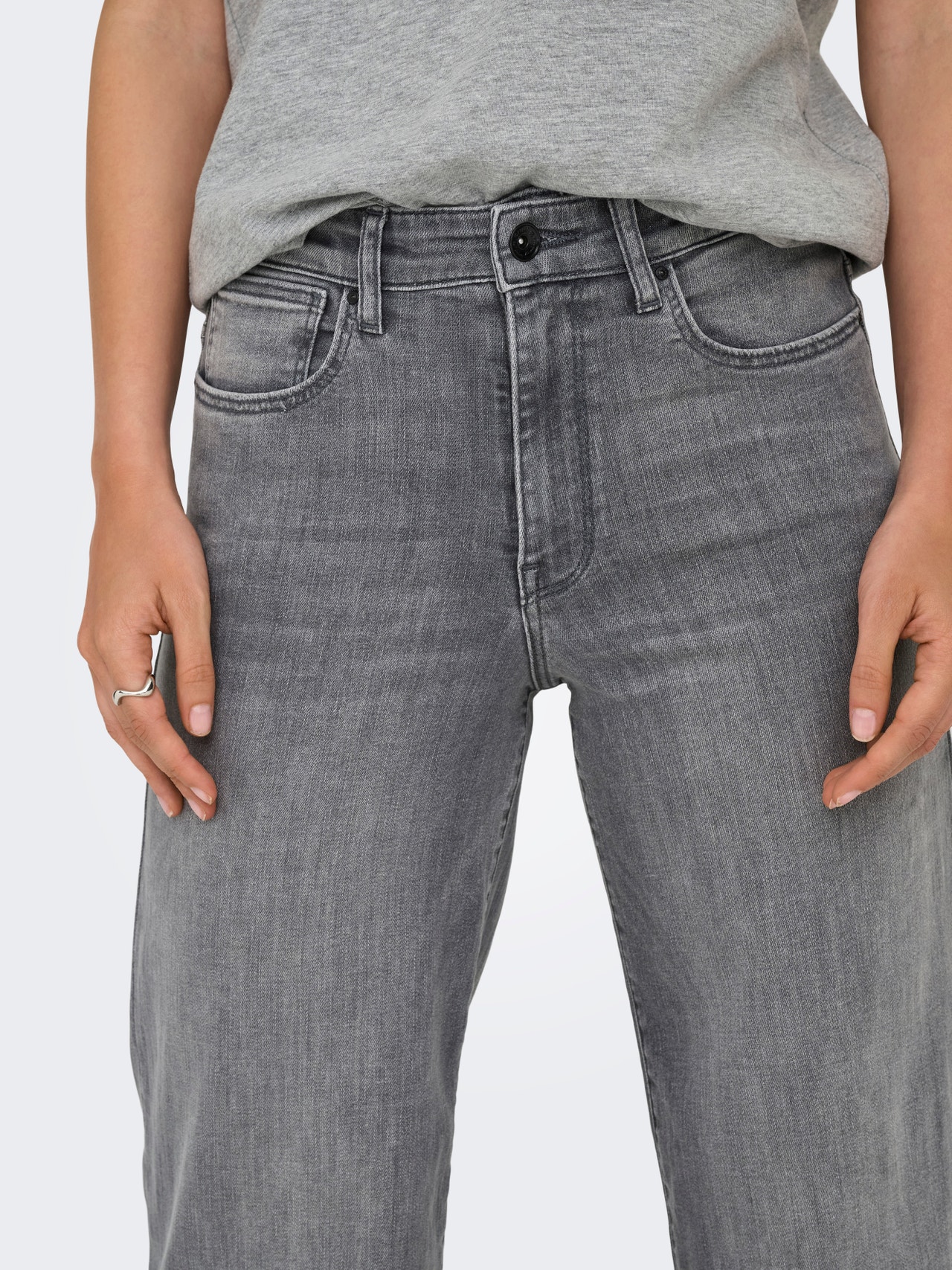 Cropped Fit ONLANN-MADISON High waist Cropped Fit Jeans | Medium Grey | ONLY®