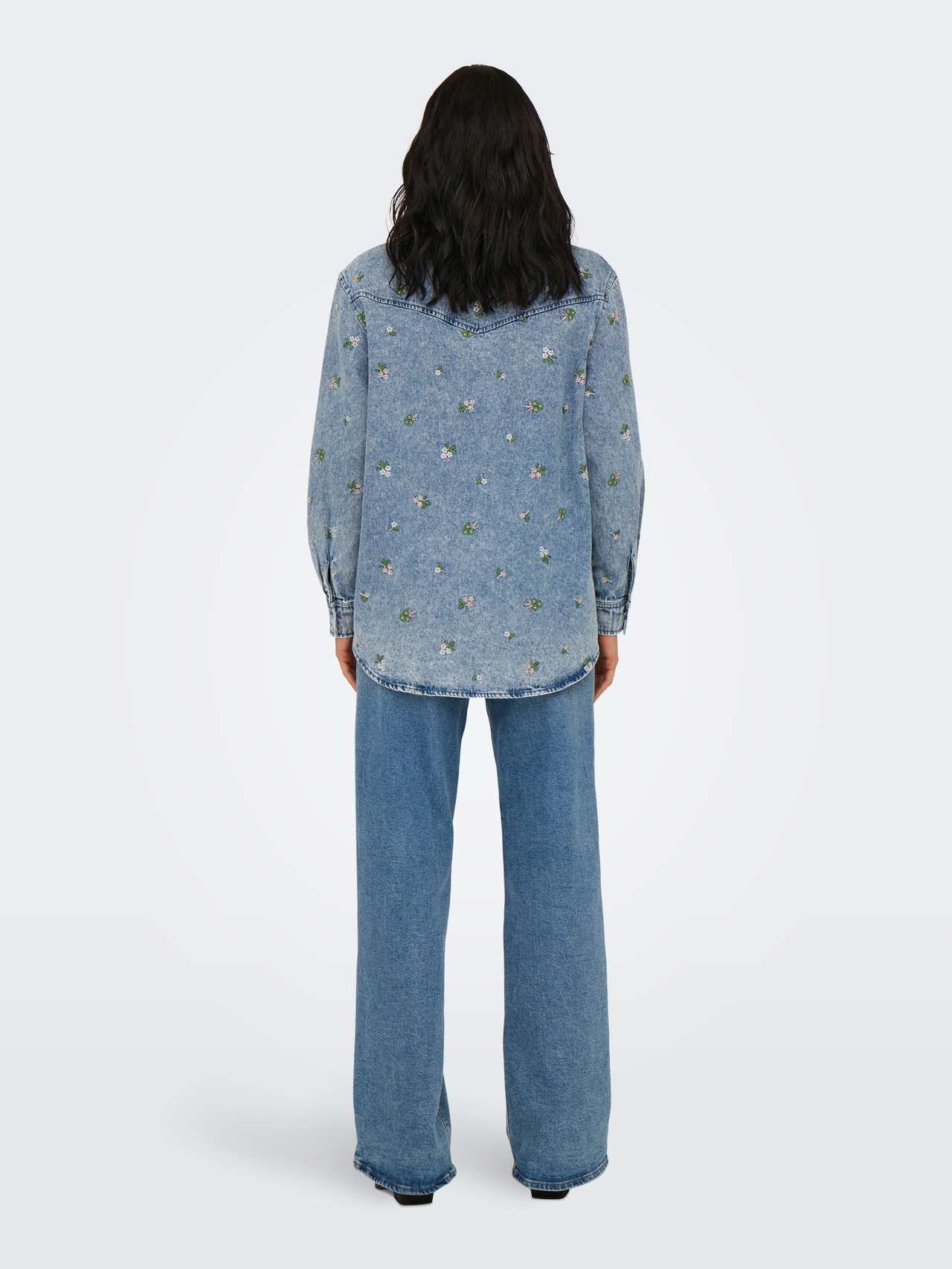 ONLY Regulāra piemērotība Krekla apkakle Nokrituši pleci Džinsa krekls -Light Blue Denim - 15351977