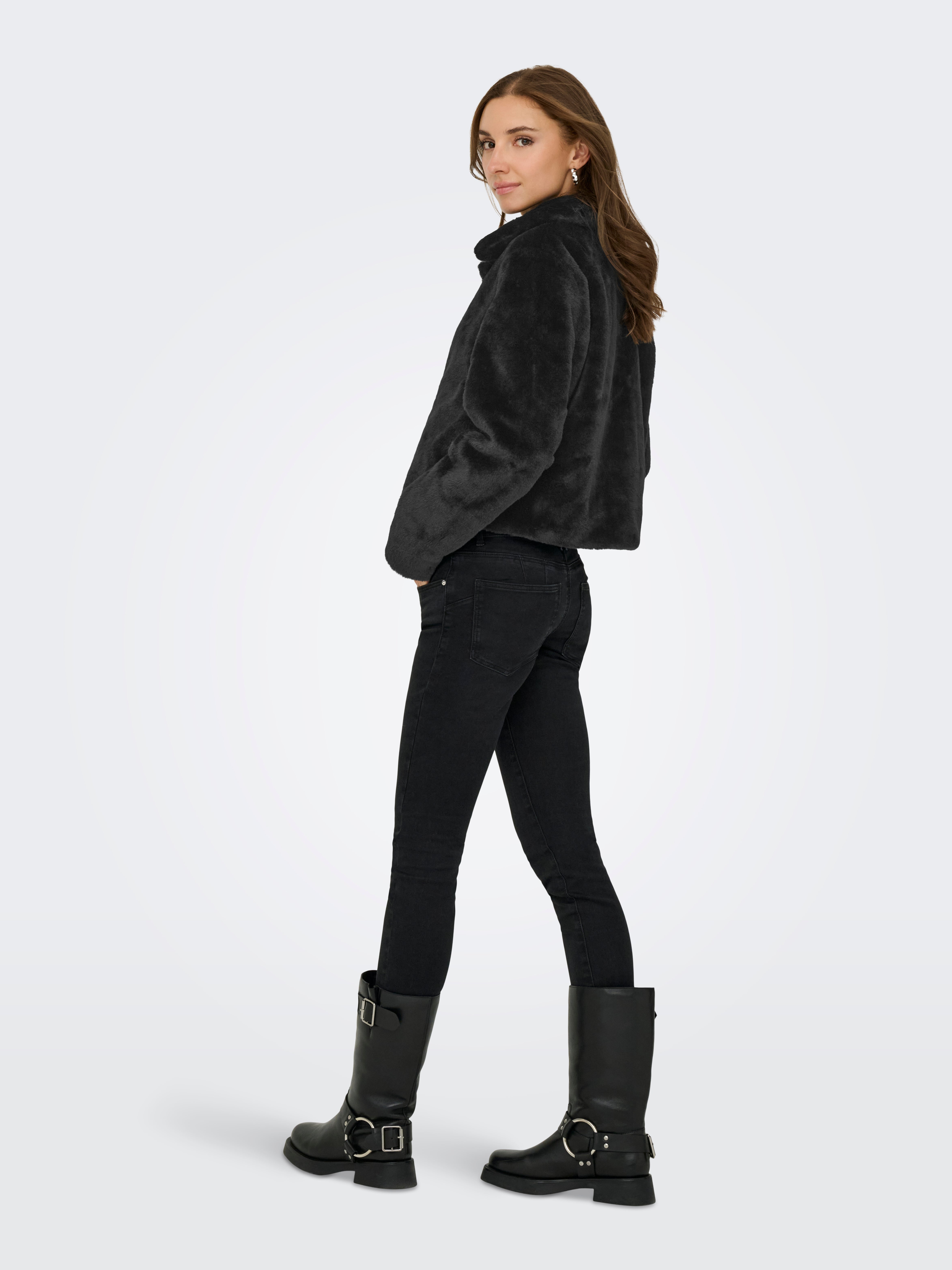 Sofie Schnoor Imitatie Bontjassen voor Dames • Nieuwe collectie Sofie Schnoor Imitatie Bontjassen voor Dames • Nieuwe collectie
