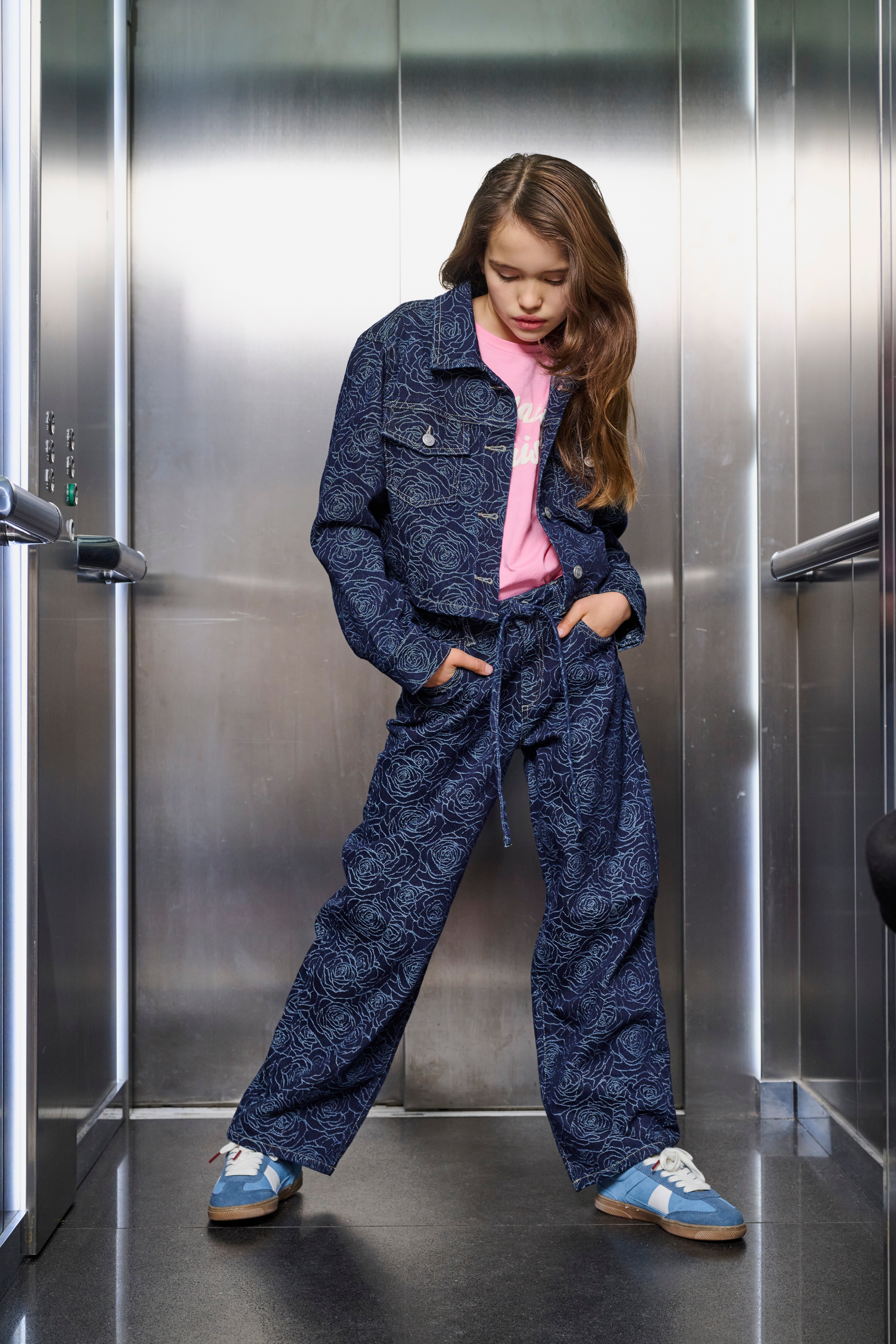 Koggianna Mittlere Taille Gerade Geschnitten Jeans