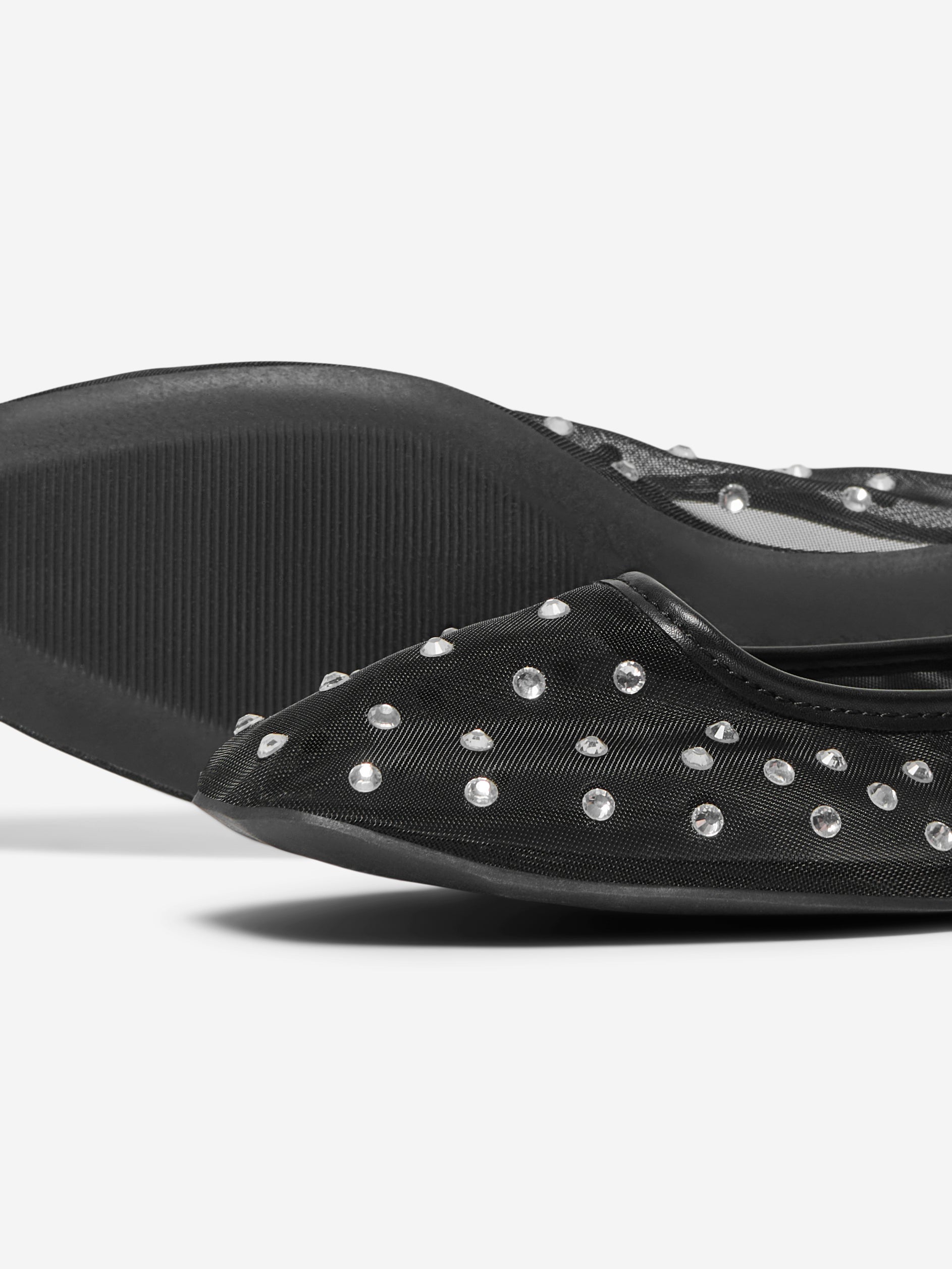 Thumbnail - Onlakira-4 Ballerina