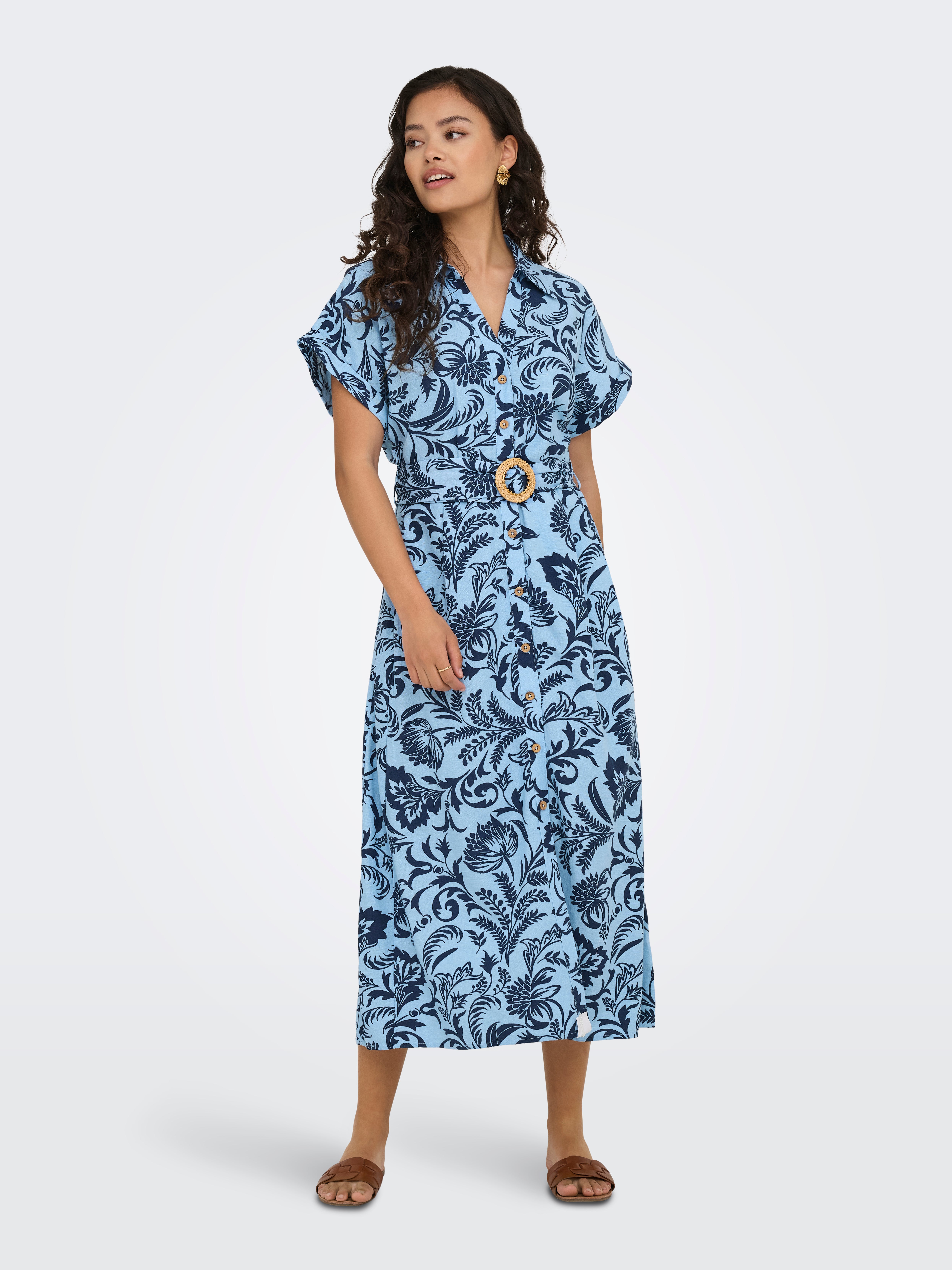 Onljakiri Langes Kleid