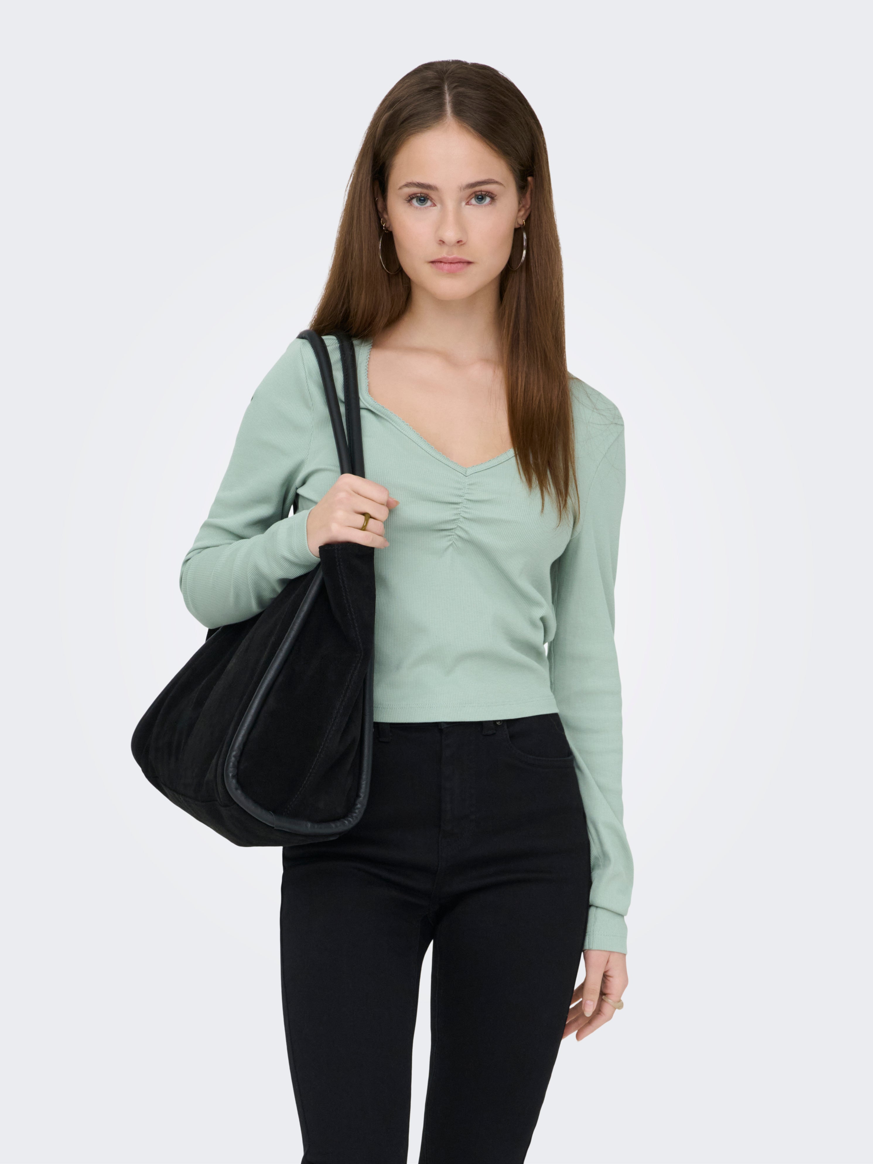 Thumbnail - Onlbetty Top