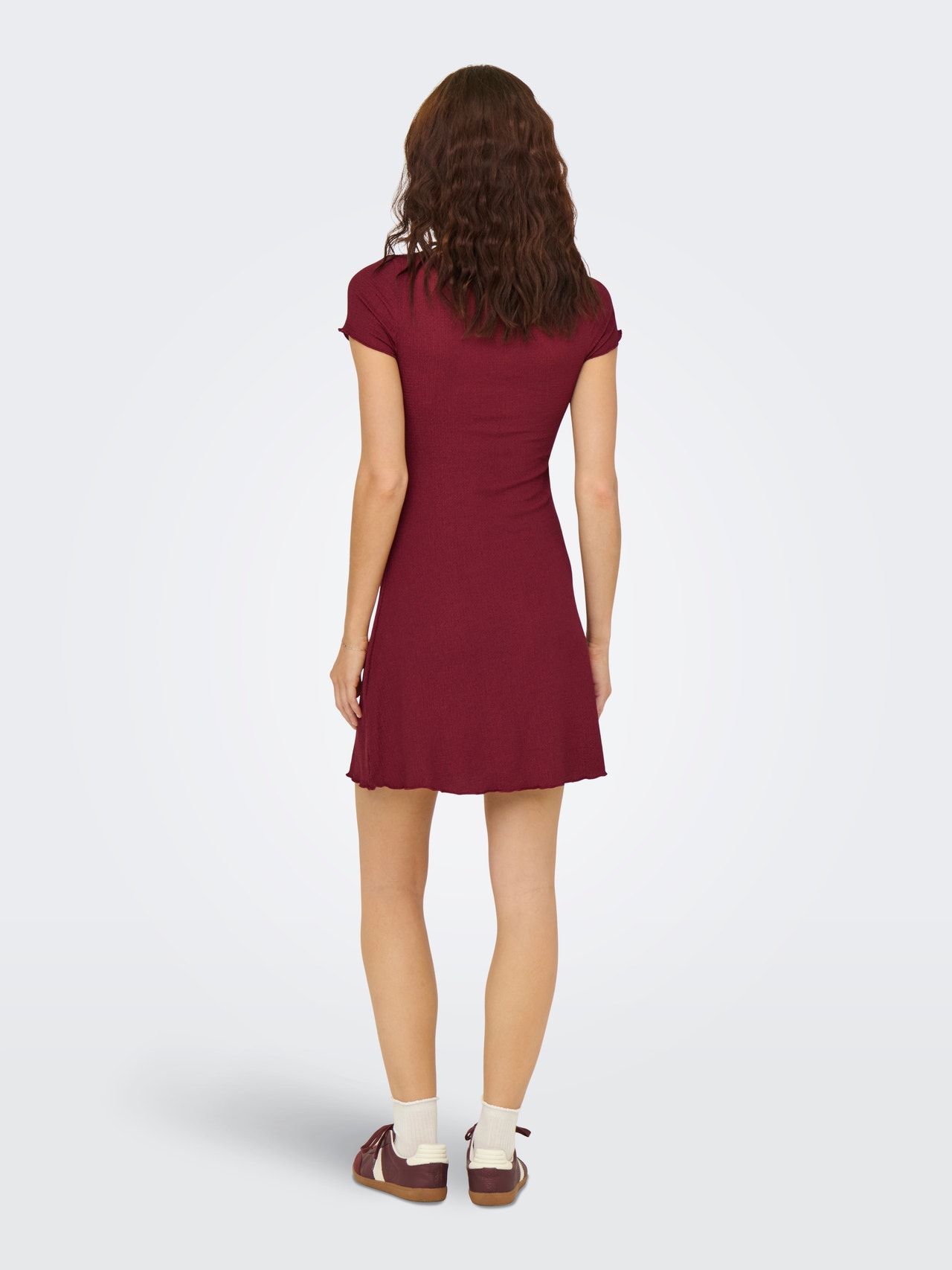 ONLY Redovno prianjanje O-vrat Kratka haljina -Ruby Wine - 15367542