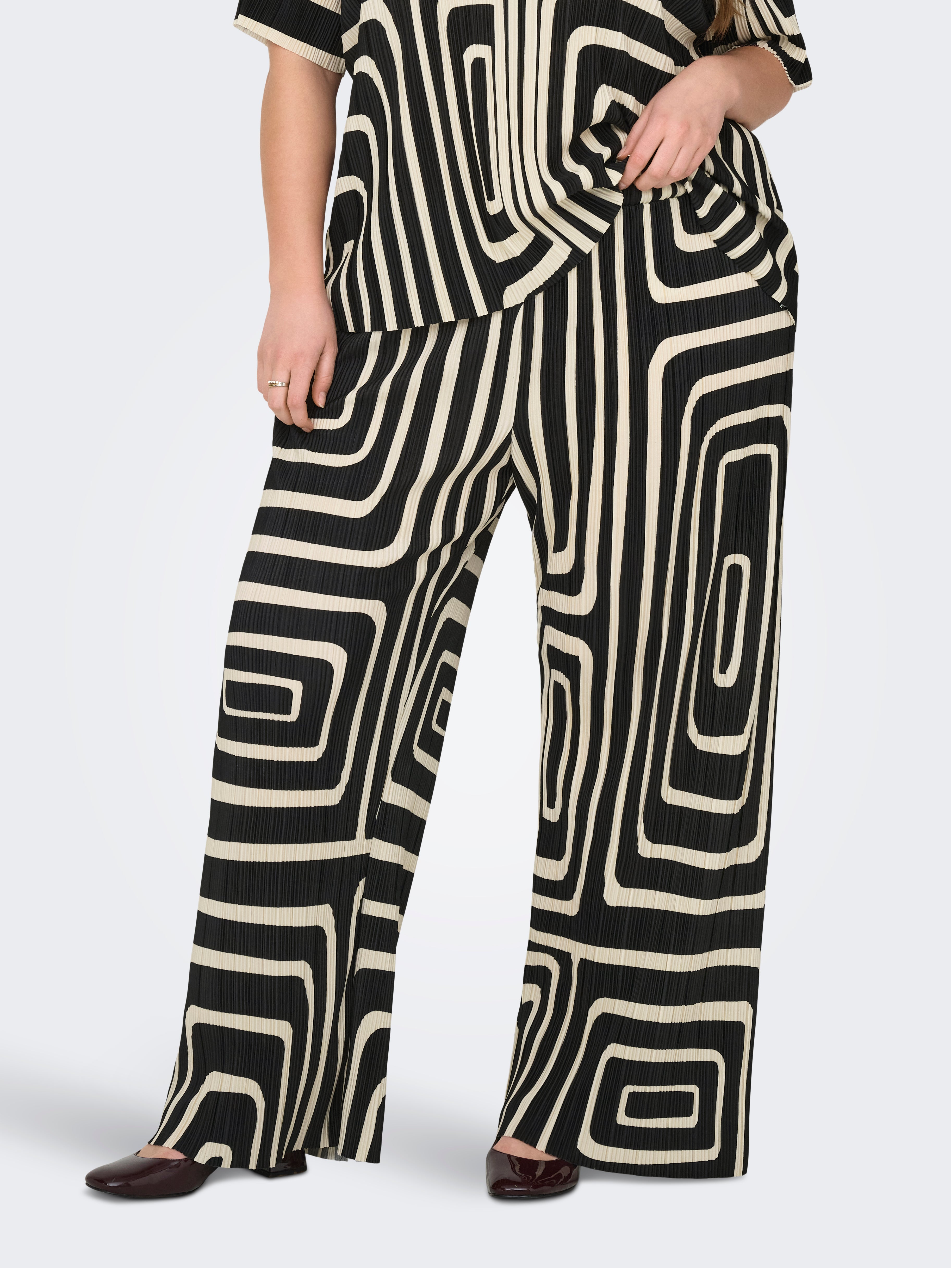 Carravenna Normal Geschnitten Plisseehose