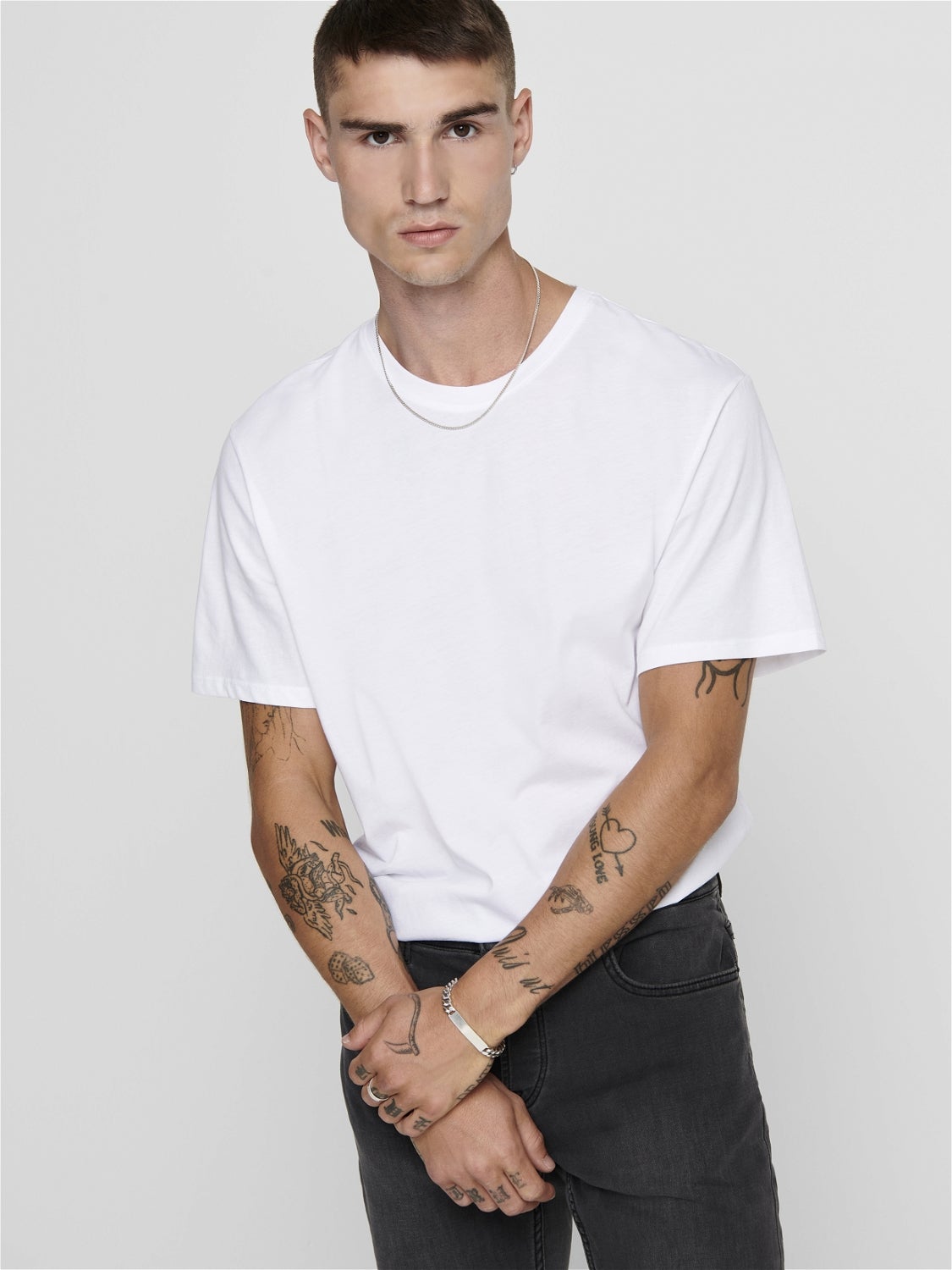 Long o neck t shirt White ONLY SONS