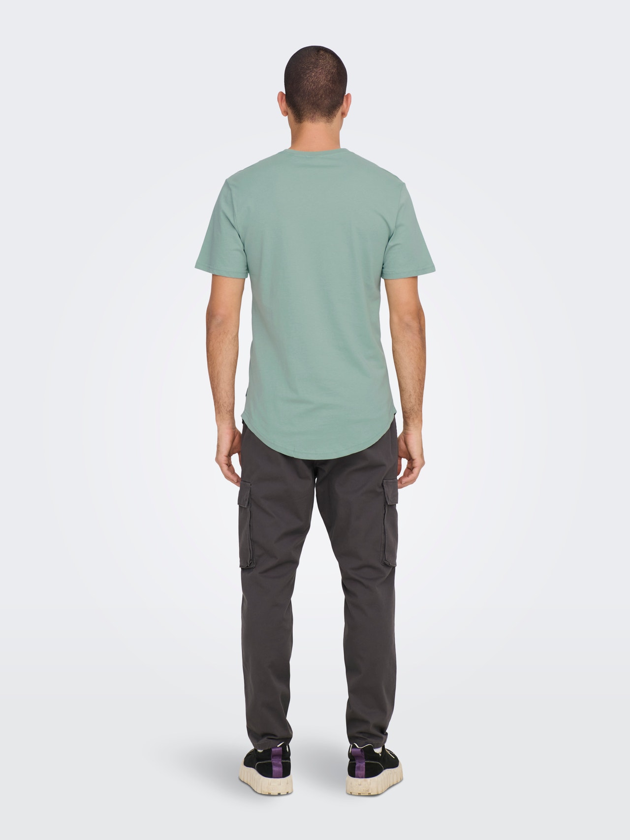 ONLY & SONS Lang geschnitten Rundhals T-Shirt -Chinois Green - 22002973