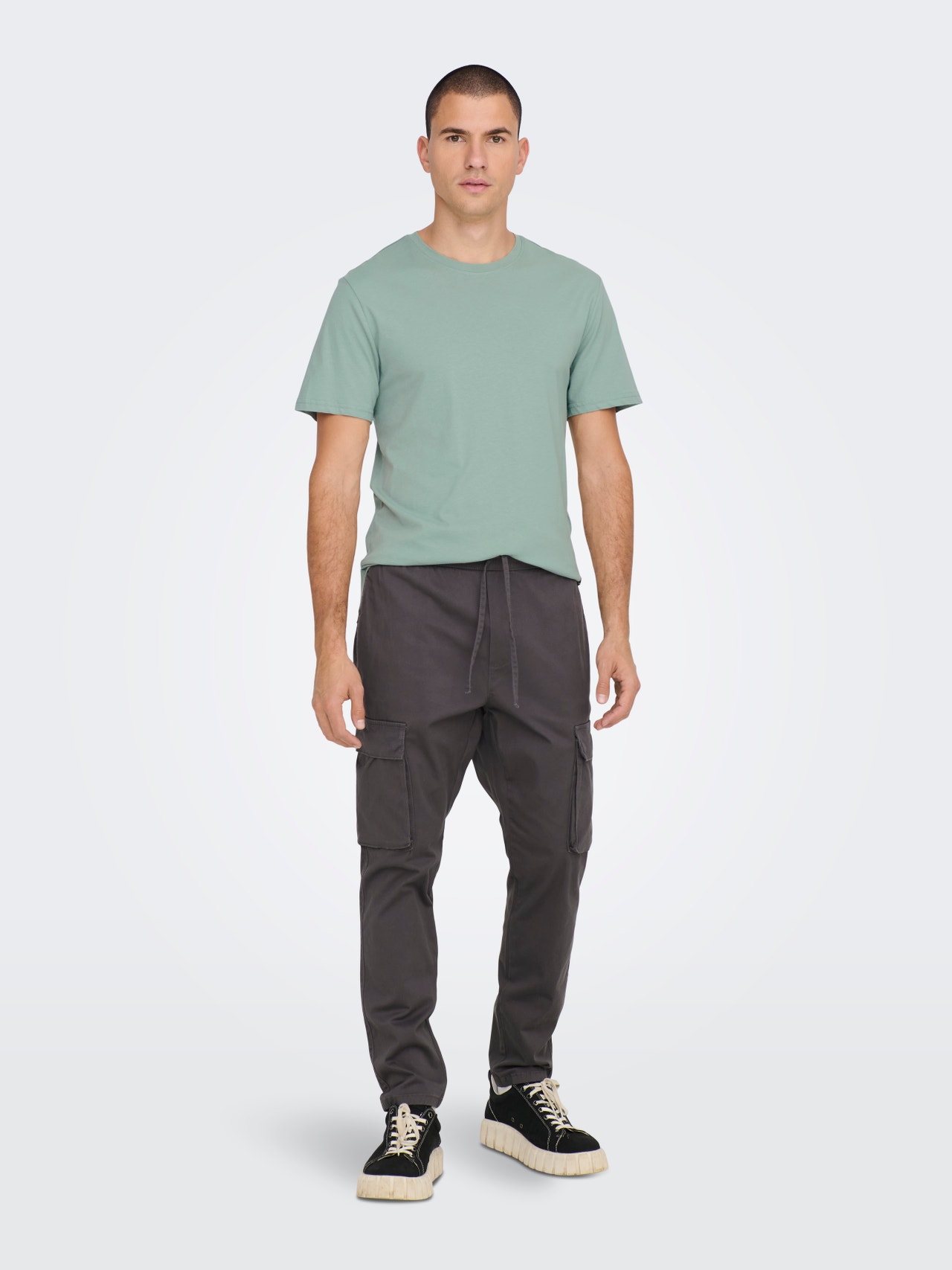 ONLY & SONS Long Line Fit Round Neck T-Shirt -Chinois Green - 22002973