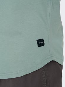 ONLY & SONS Long Line Fit O-ringning T-shirt -Chinois Green - 22002973