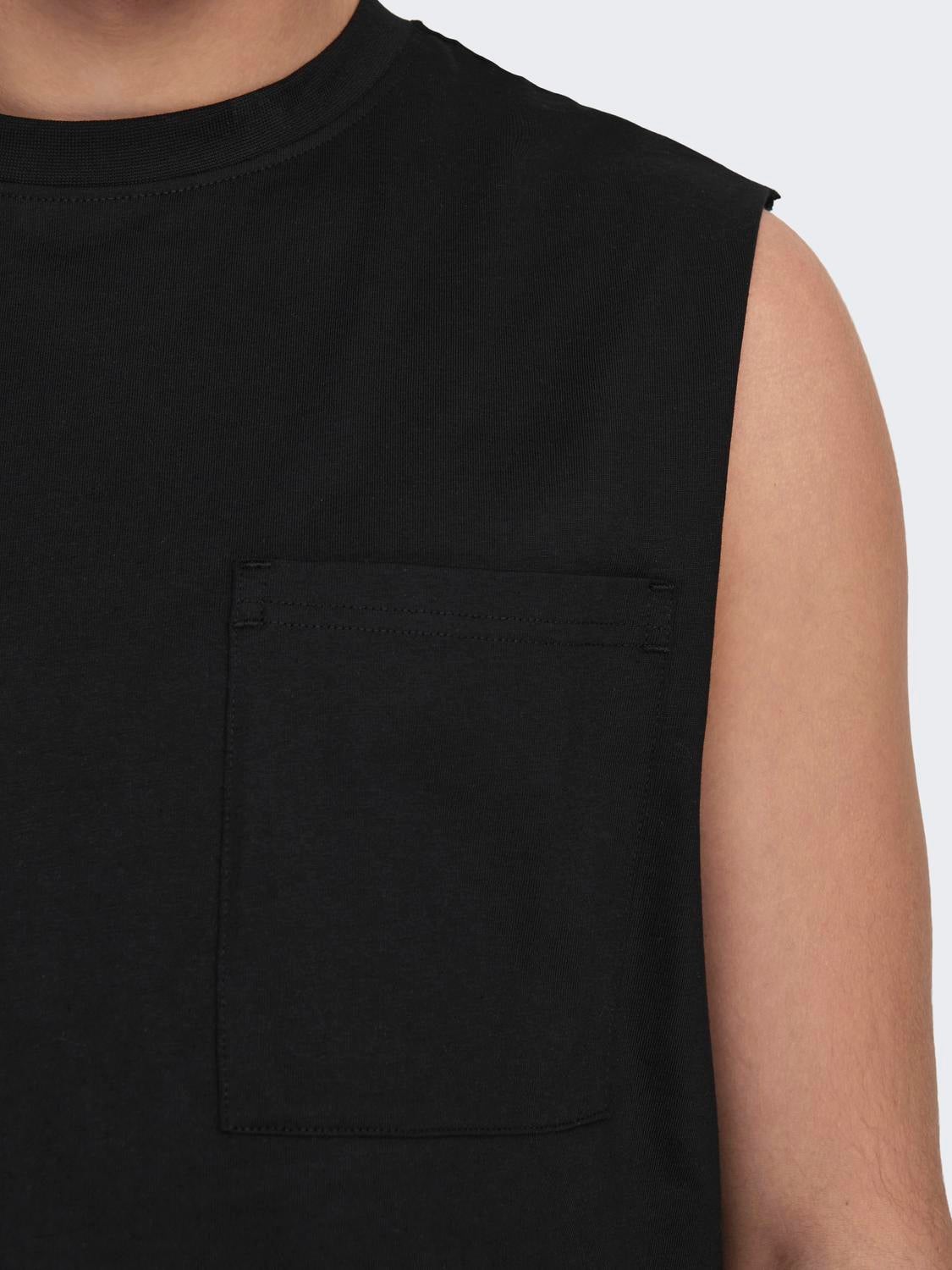 Round neck outlet sleeveless t shirt