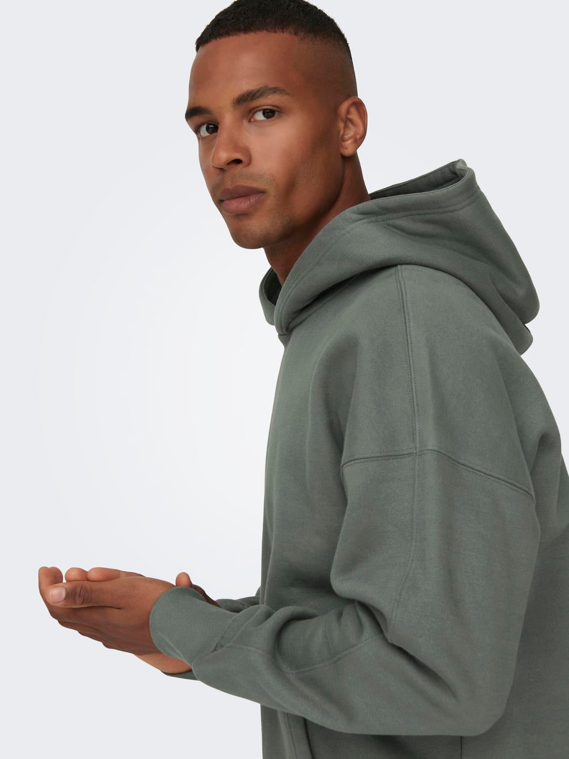 Sweatshirt store loose fit