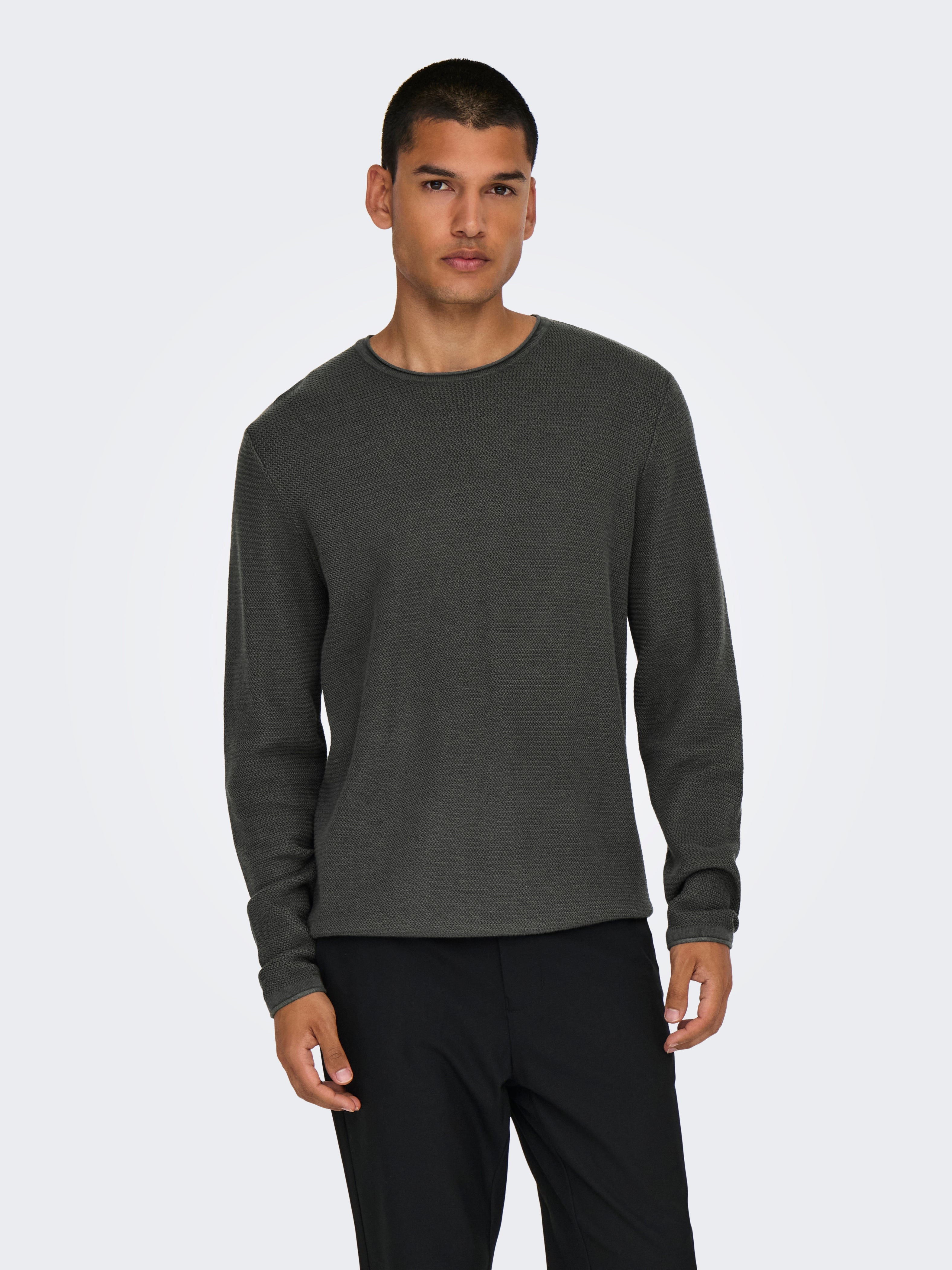 Thumbnail - Onseric Pullover