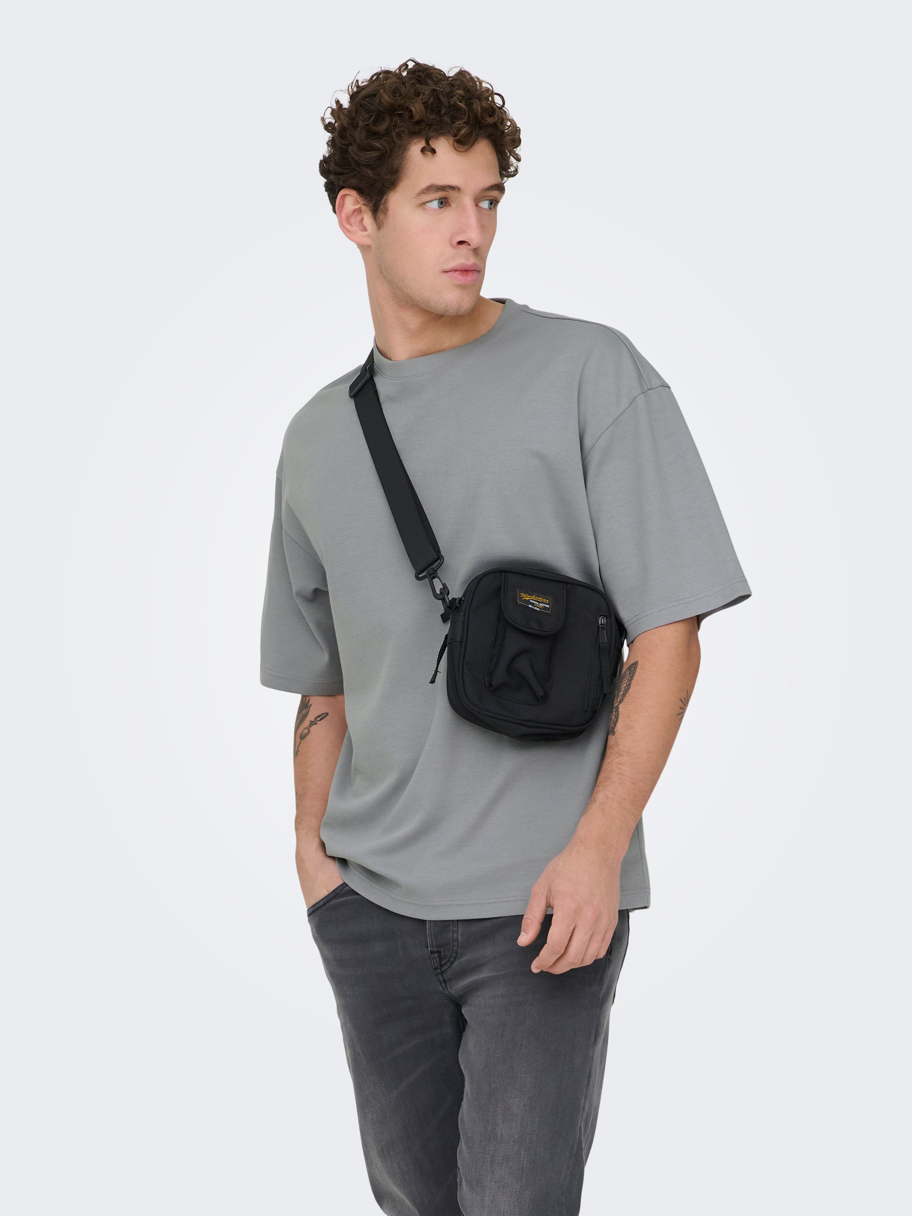 Thumbnail - Onscaspian T-shirt