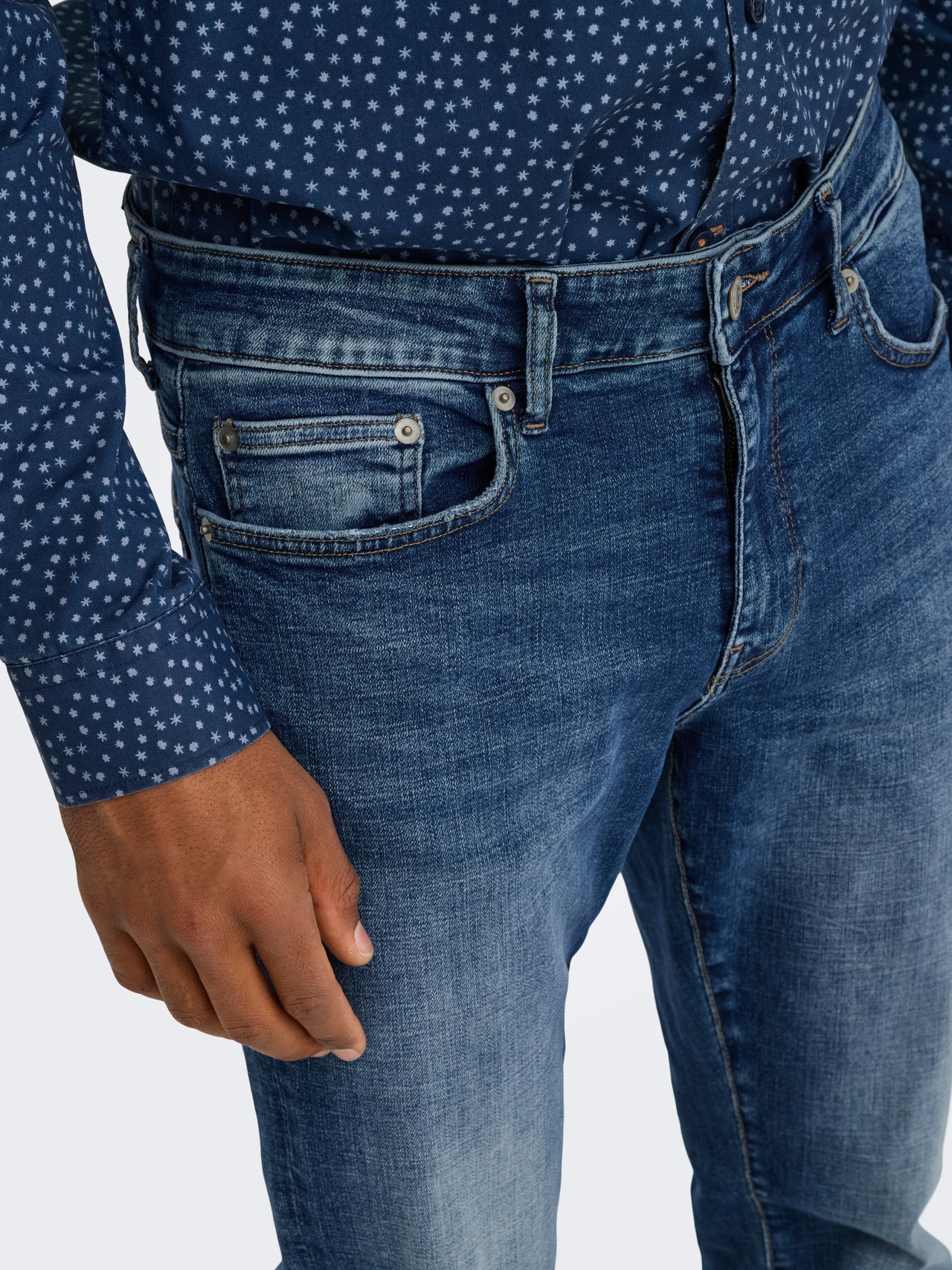 ONLY & SONS ONSWEFT Vidutinio aukščio juosmuo Klasikinis kirpimas Džinsai -Dark Medium Blue Denim - 22032139