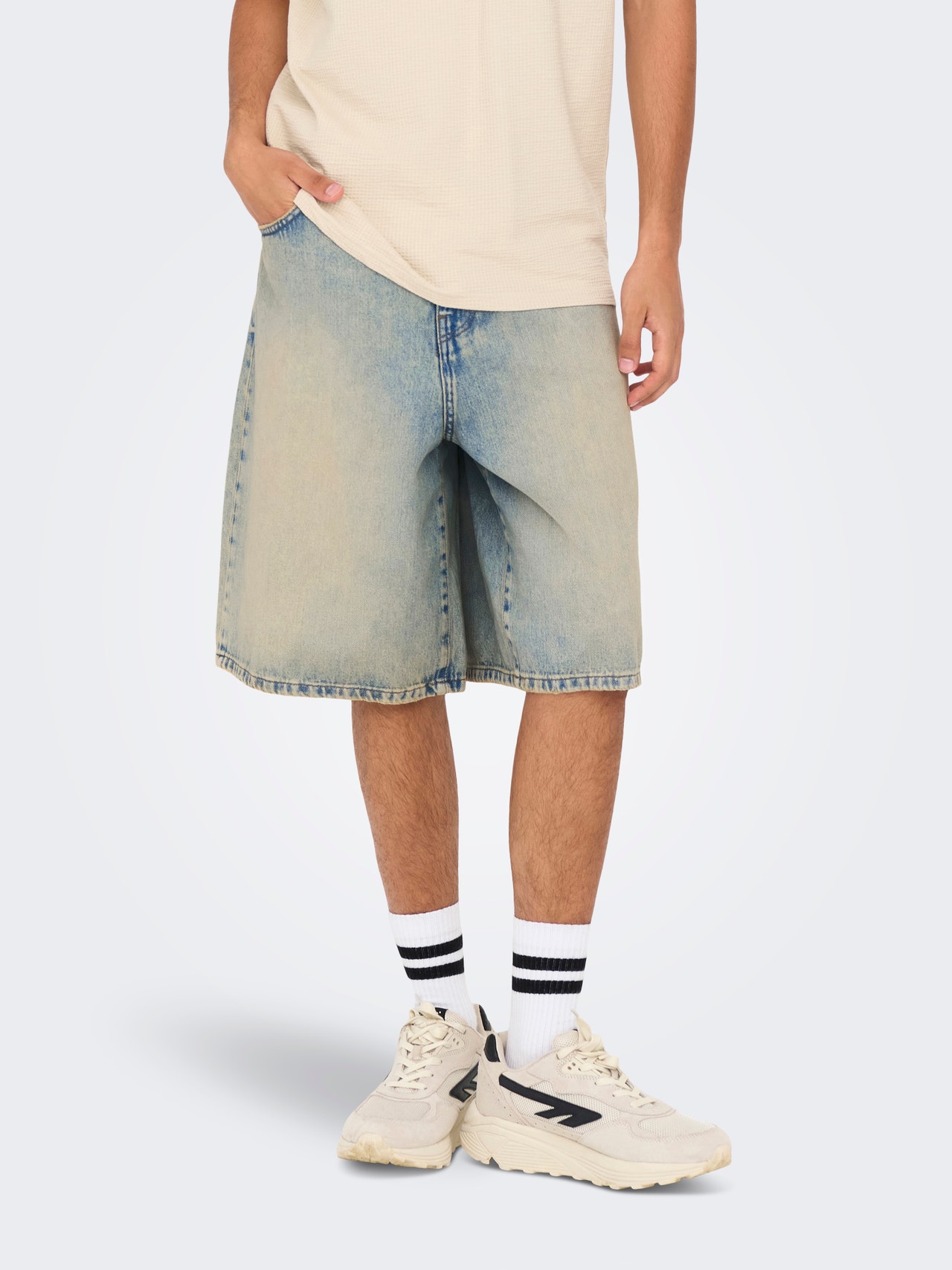 ONLY & SONS ONSCARL Middels høyt snitt Balloon Fit Shorts -Light Blue Bleached Denim - 22032960