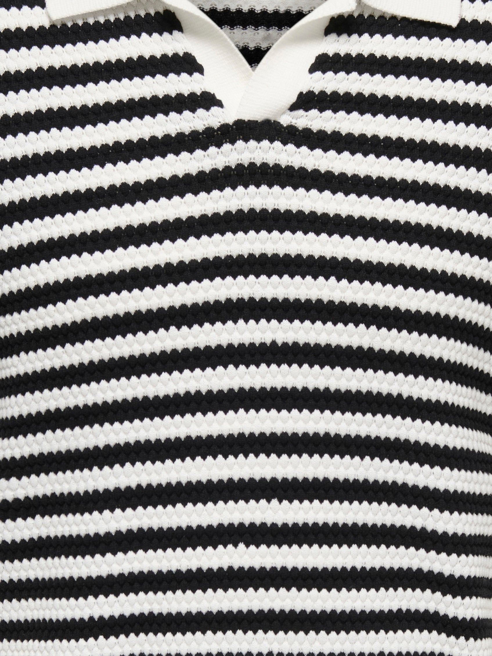 Thumbnail - Onsserge Pullover